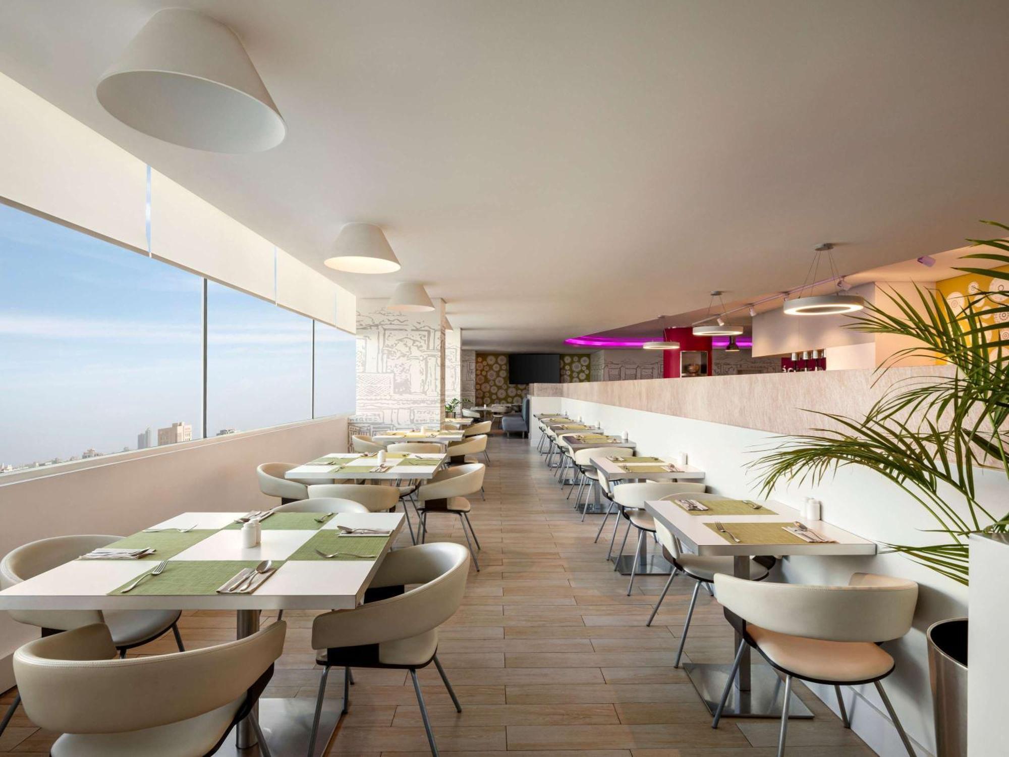 Ibis Styles Sharjah Exterior foto